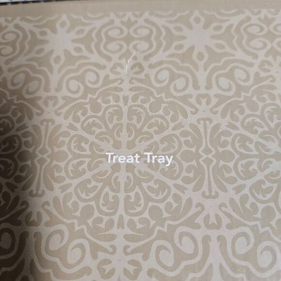 St. Nicholas Square Bird on Branch Joy to the World Fluted Ceramic Treat Tray - Picture 5 of 9